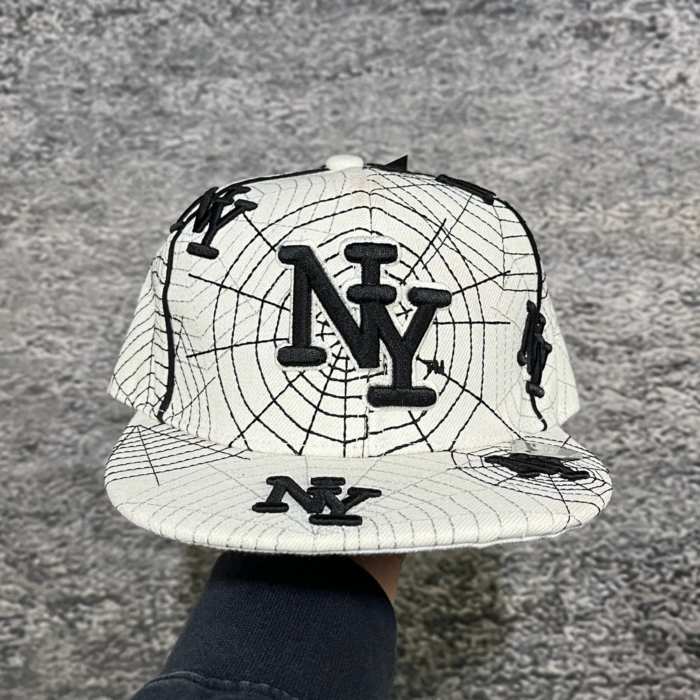 NWT Vintage New York NY Spider Web City Hunters Fitted Hat‎ Medium Black White